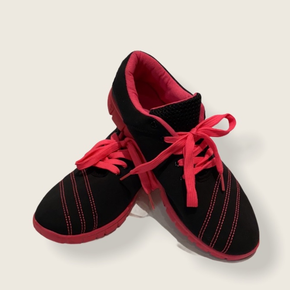 Pink & Black Sneakers running shoes athletic wear!!! Size 8